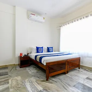 Hotel Oyo 11328 Chandrika Residency, Kochi